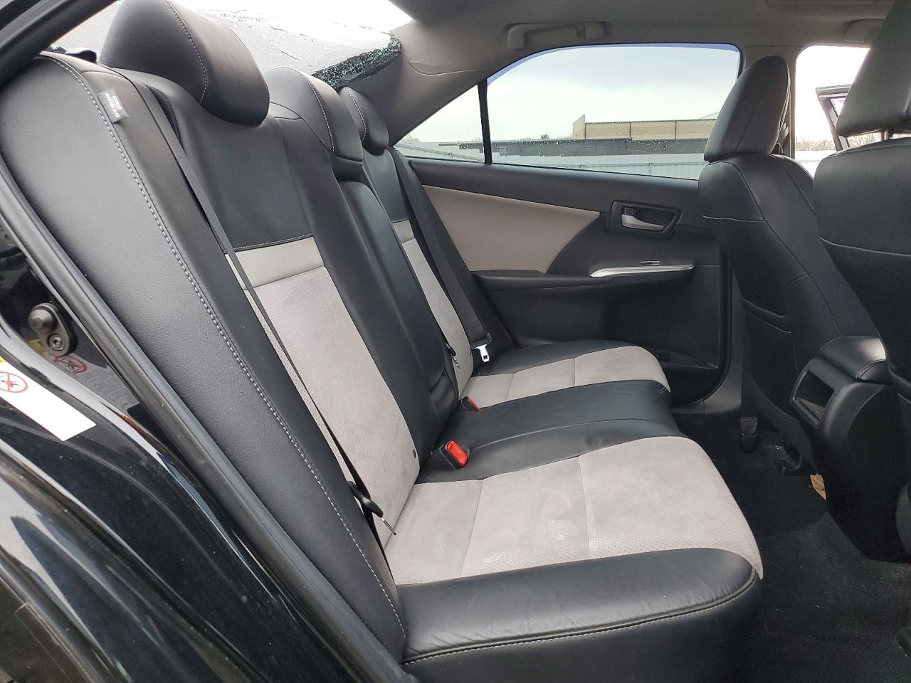 2012 TOYOTA CAMRY photo 19