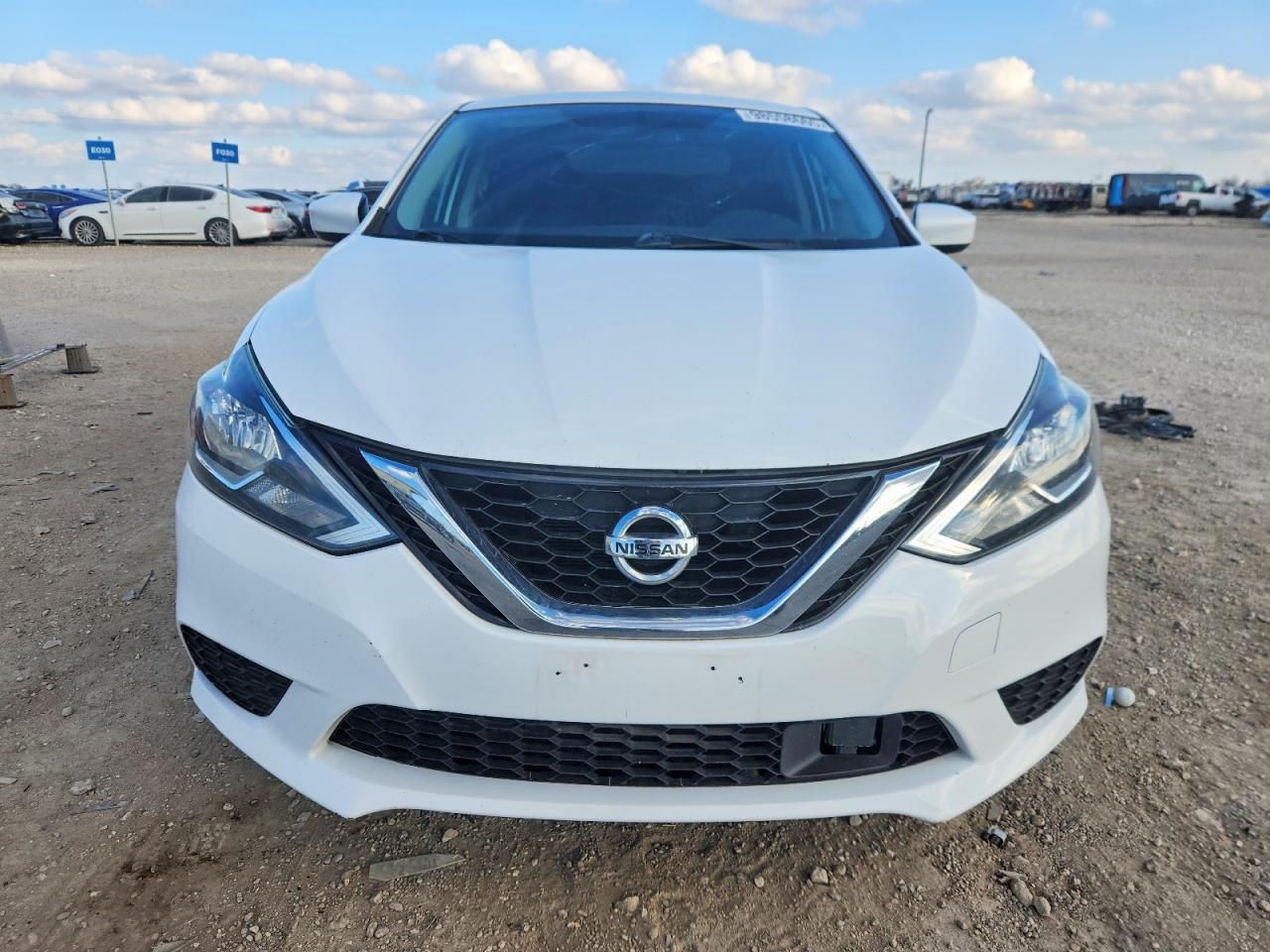 2018 NISSAN SENTRA S photo 5