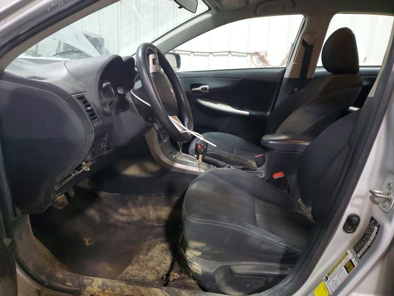 2013 TOYOTA COROLLA BASE photo 7