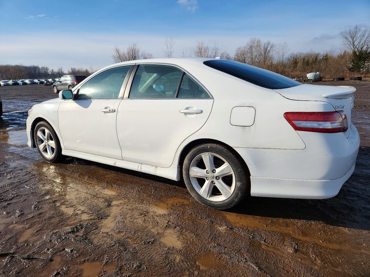 2010 TOYOTA CAMRY BASE photo 2