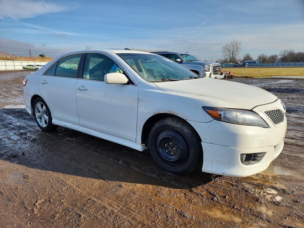 2010 TOYOTA CAMRY BASE photo 4
