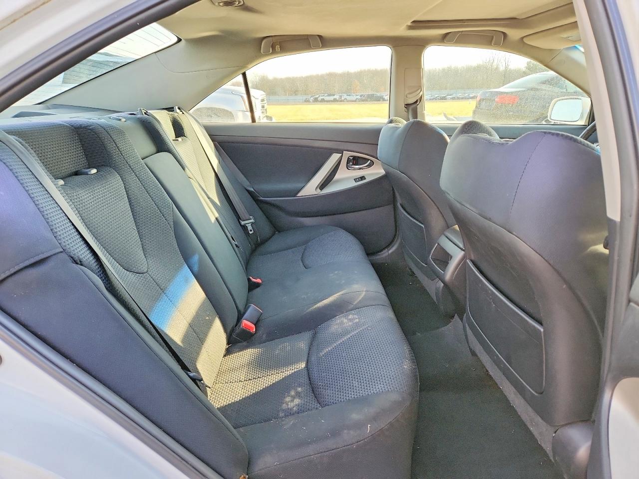 2010 TOYOTA CAMRY BASE photo 10