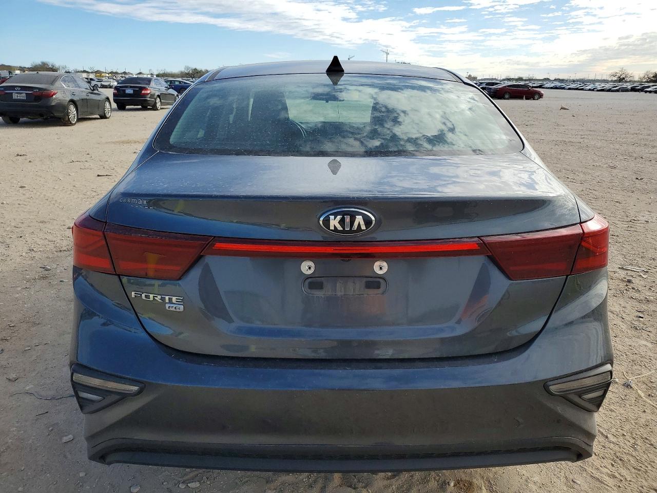 2019 KIA FORTE FE photo 6