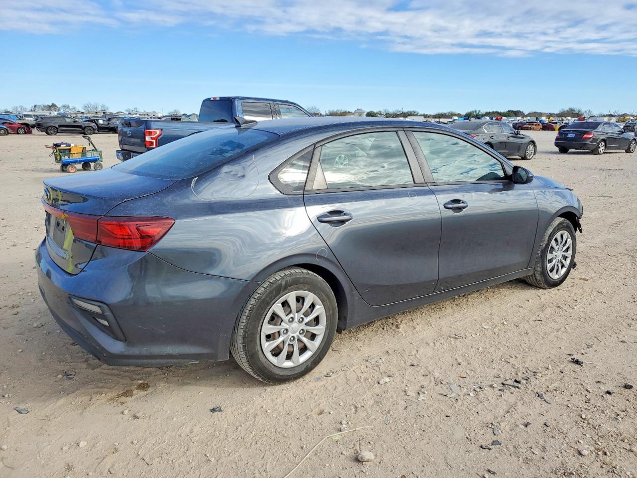 2019 KIA FORTE FE photo 3