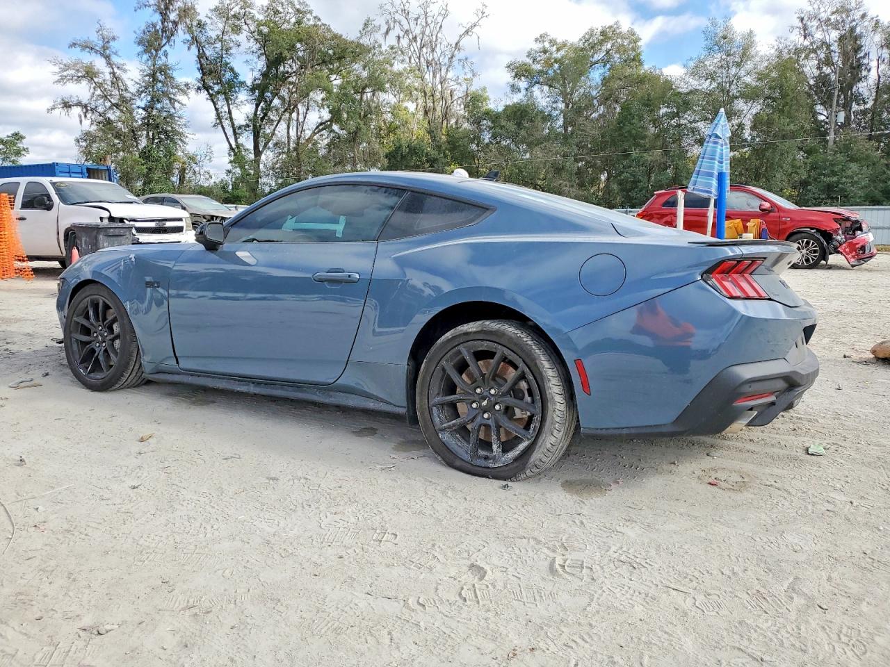 2024 FORD MUSTANG GT photo 3