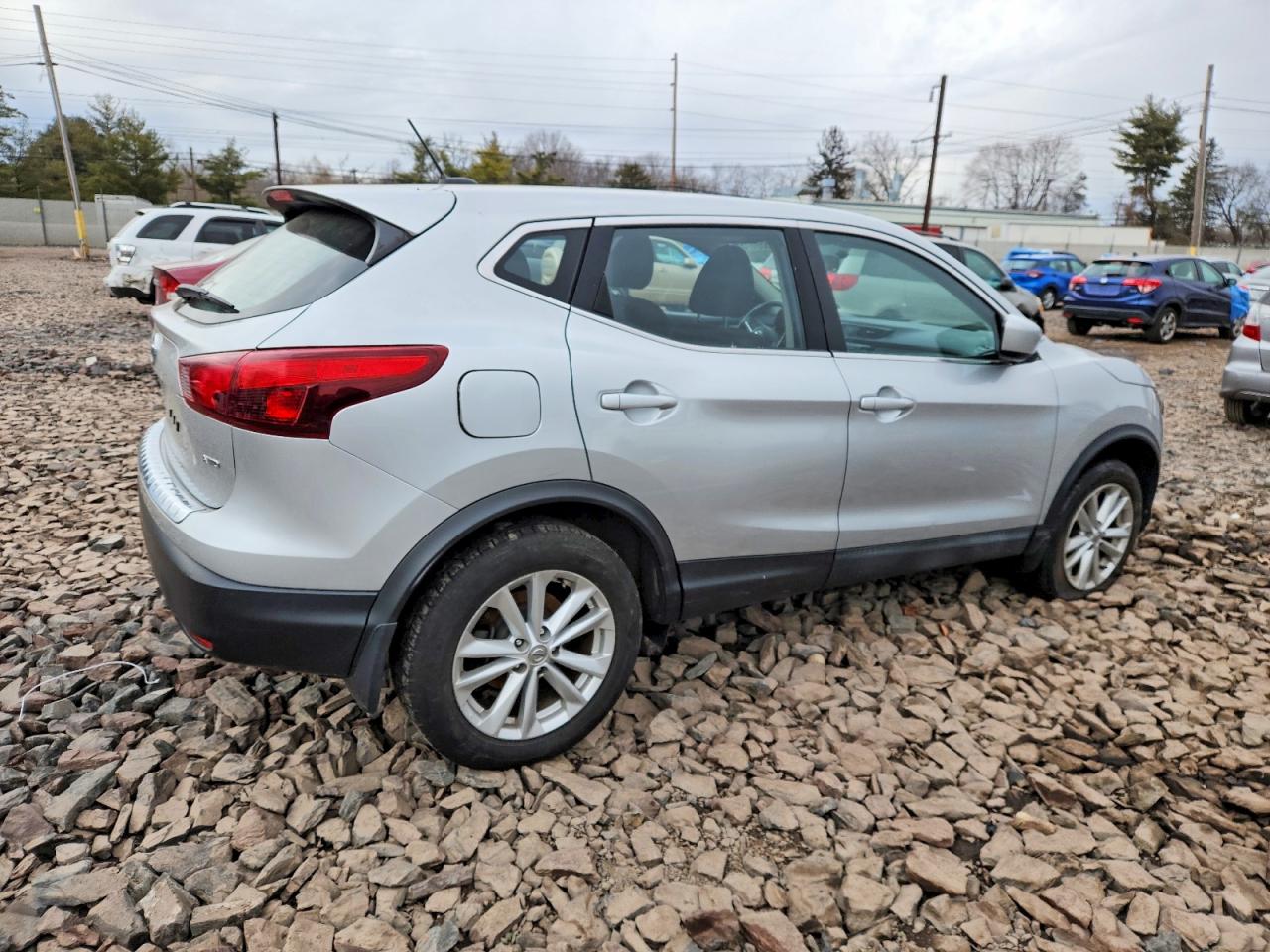 2018 NISSAN ROGUE SPORT S photo 3