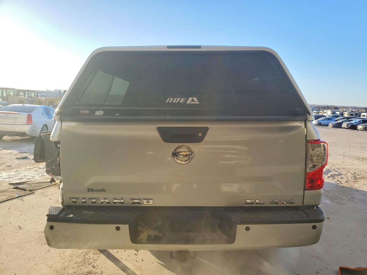 2016 NISSAN TITAN XD SL photo 6
