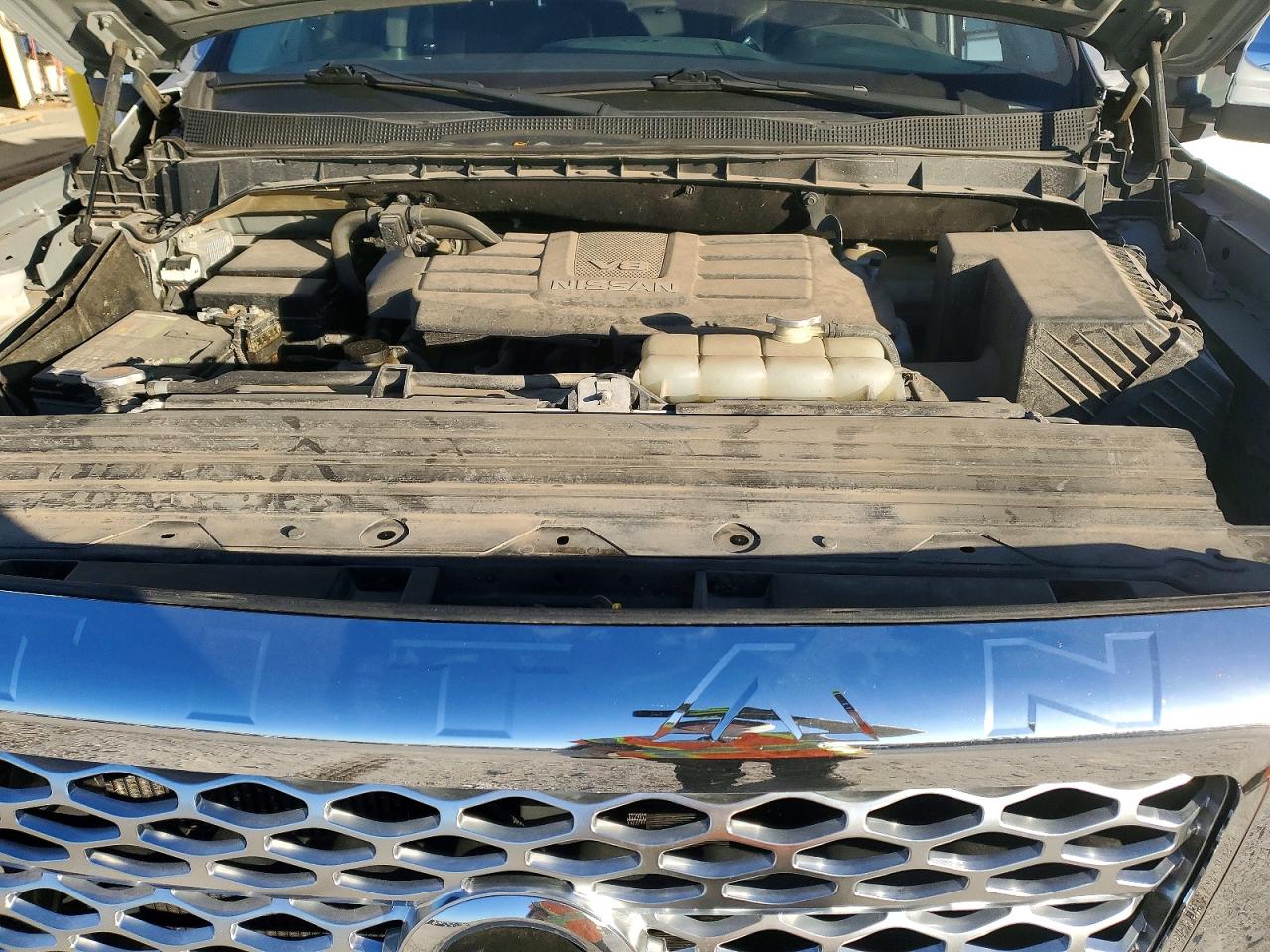 2016 NISSAN TITAN XD SL photo 11