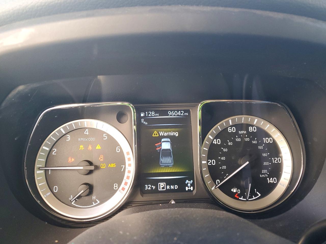 2016 NISSAN TITAN XD SL photo 9