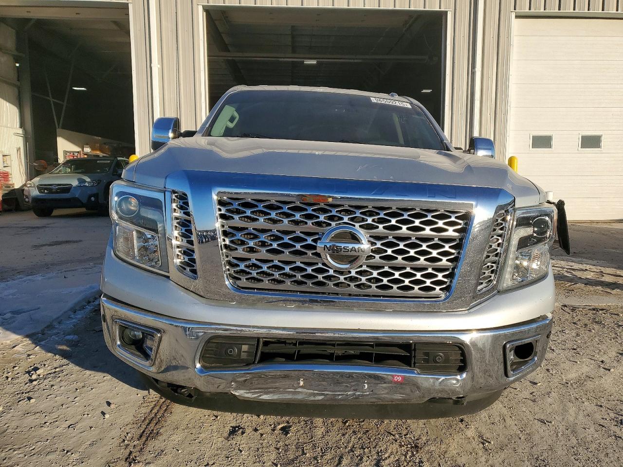 2016 NISSAN TITAN XD SL photo 5