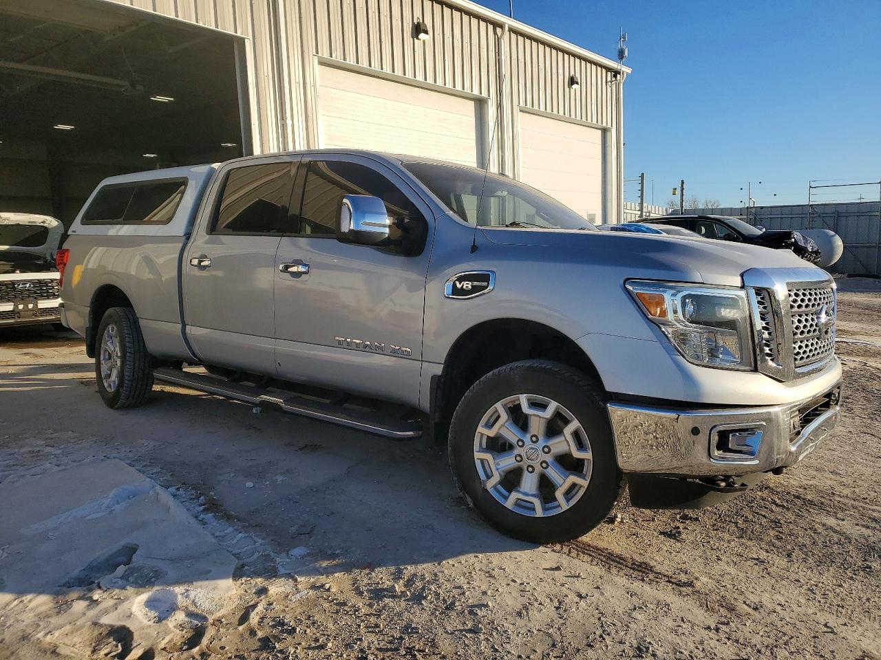 2016 NISSAN TITAN XD SL photo 4