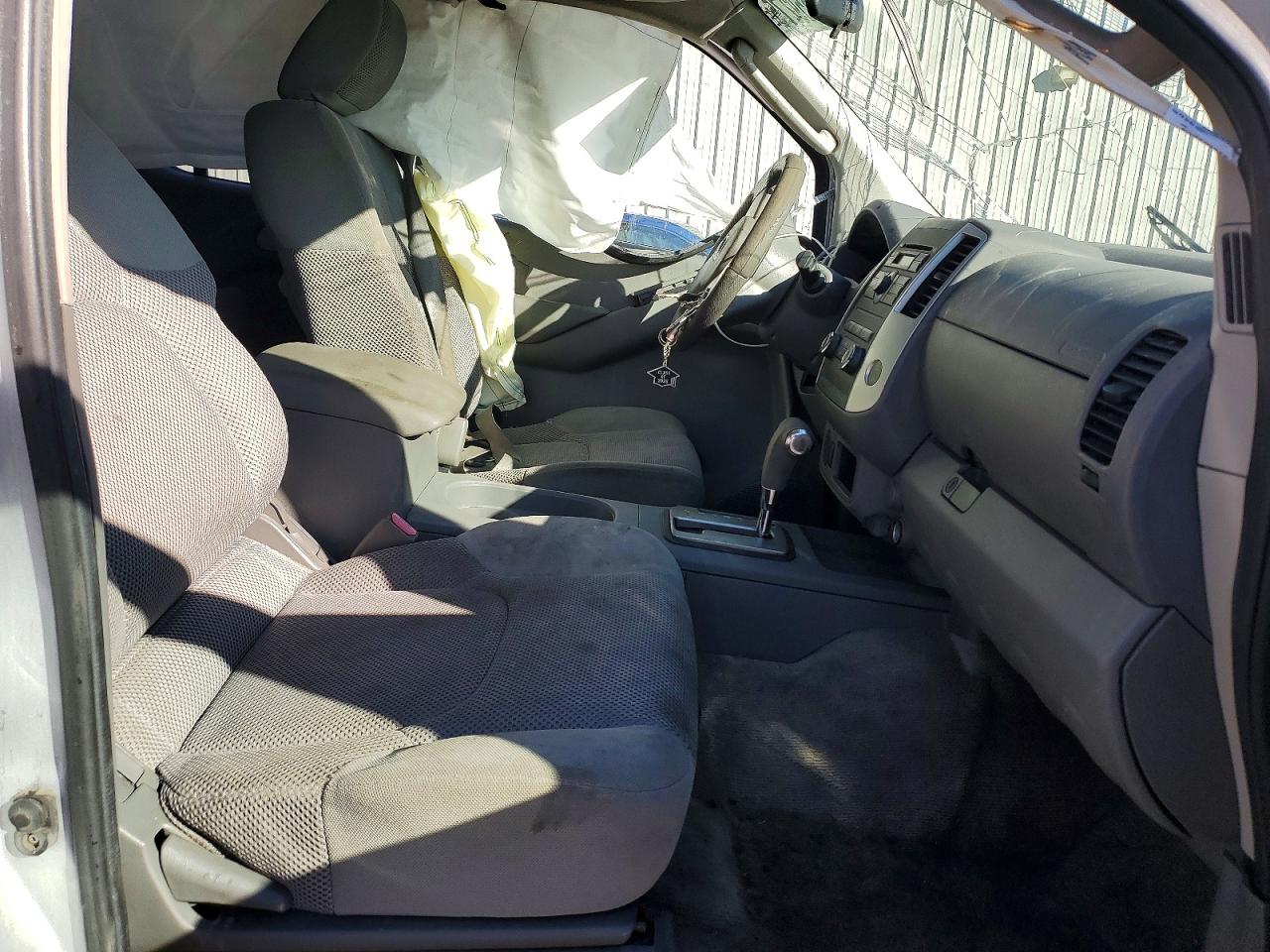 2011 NISSAN FRONTIER S photo 7