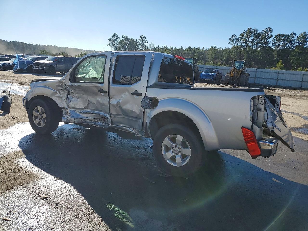 2011 NISSAN FRONTIER S photo 2