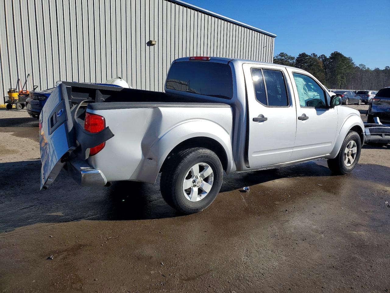 2011 NISSAN FRONTIER S photo 3