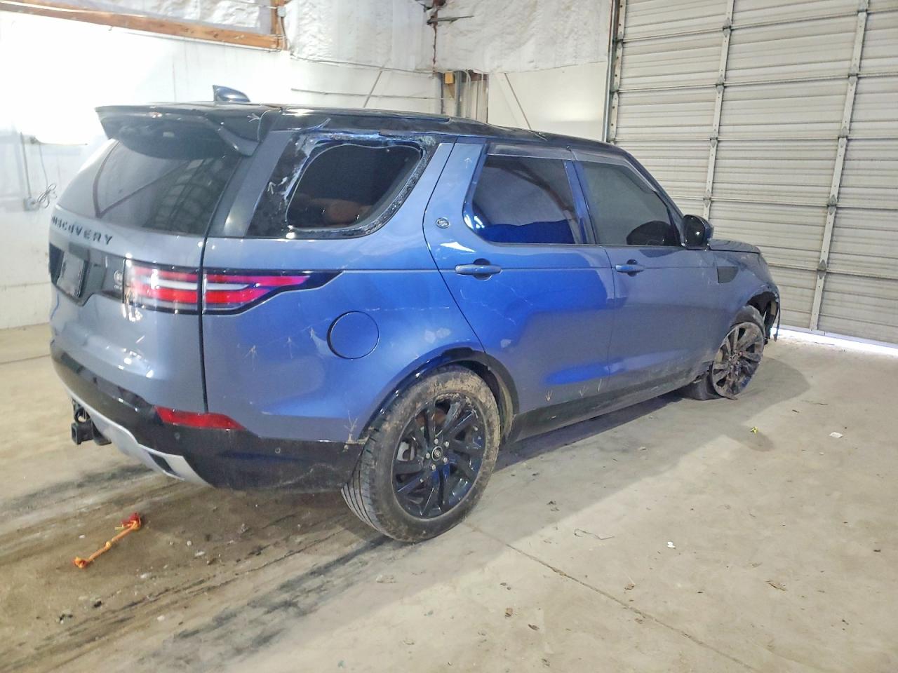 2019 LAND ROVER DISCOVERY HSE LUXURY photo 3
