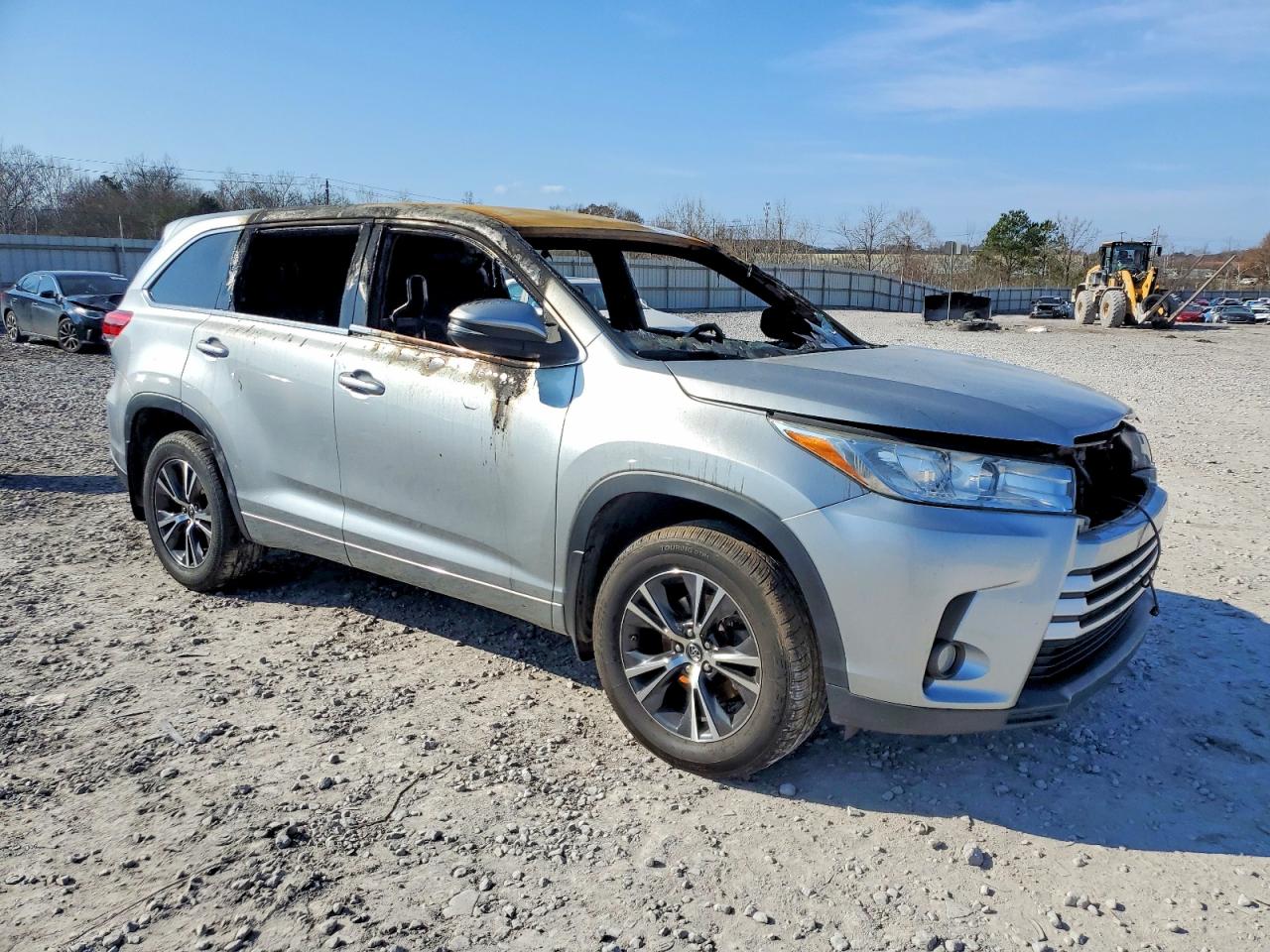2018 TOYOTA HIGHLANDER LE photo 4