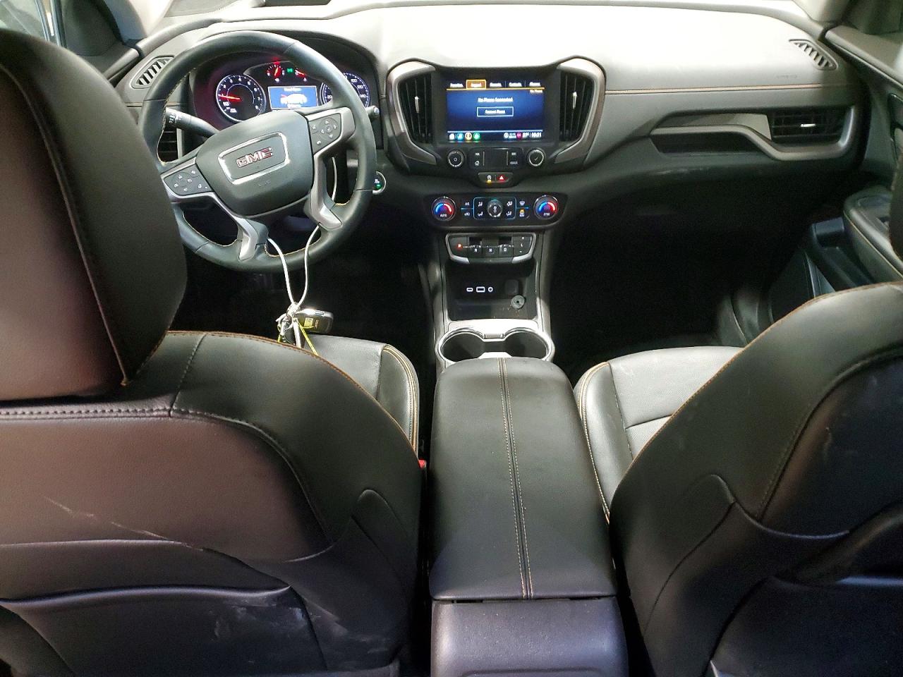 2024 GMC TERRAIN AT4 photo 8