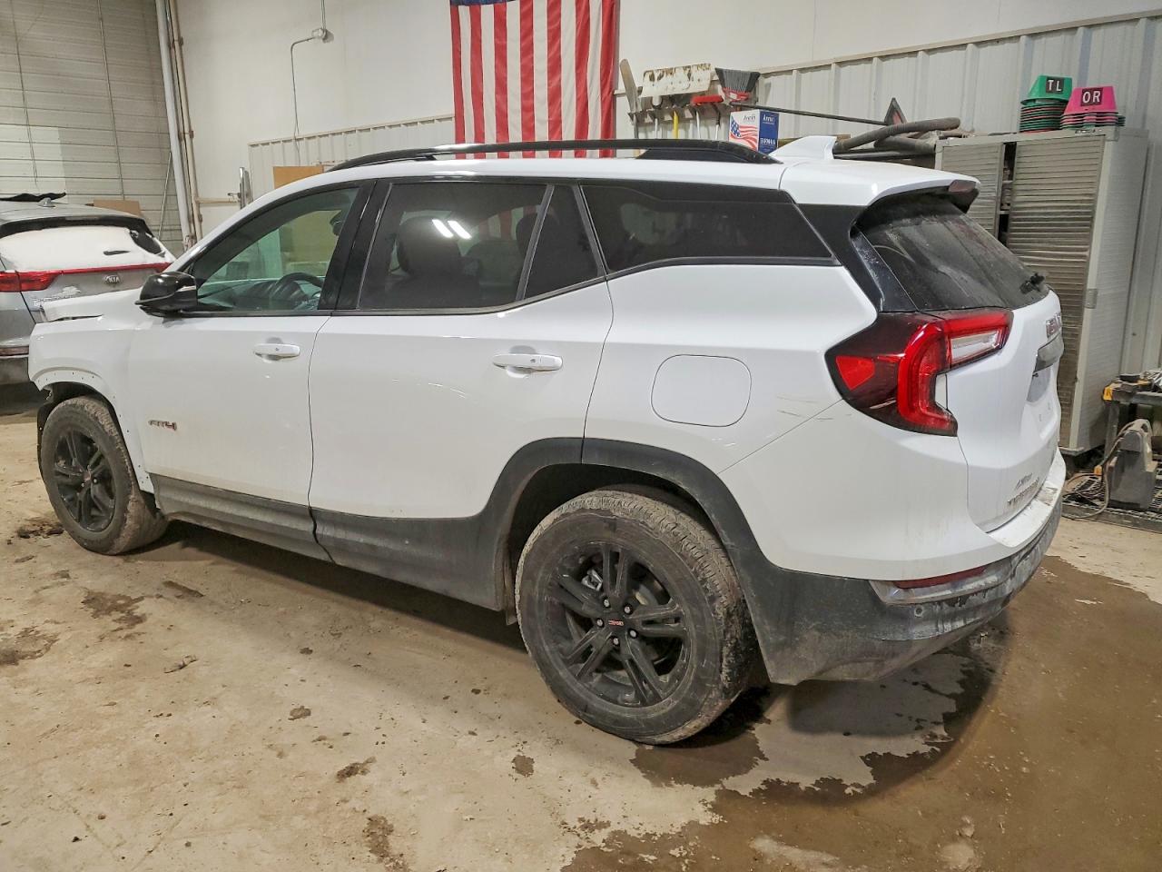 2024 GMC TERRAIN AT4 photo 2