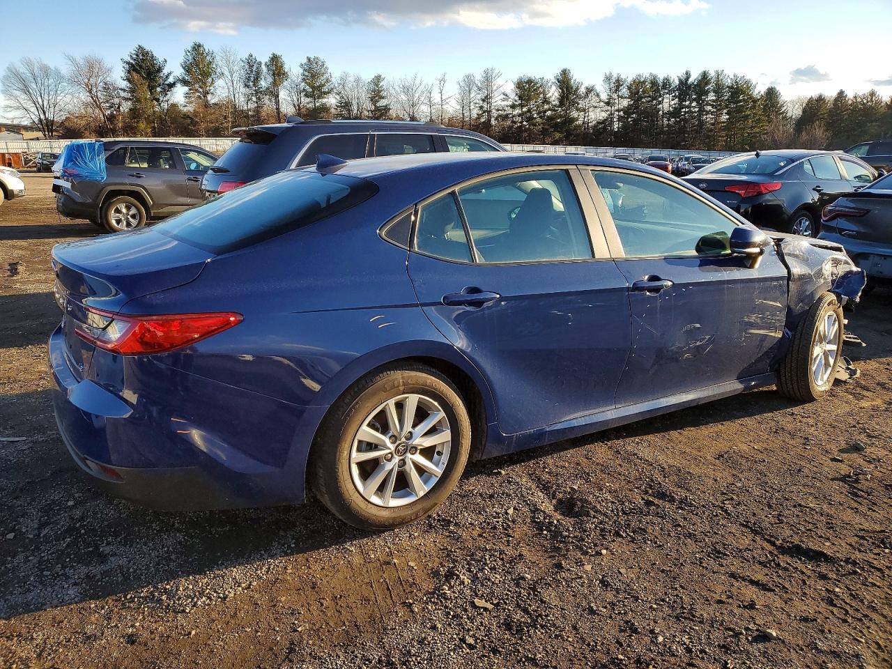 2025 TOYOTA CAMRY XSE photo 3