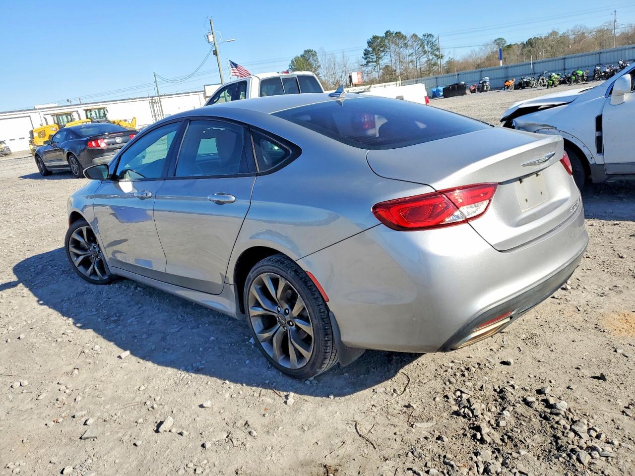 2015 CHRYSLER 200 S photo 2