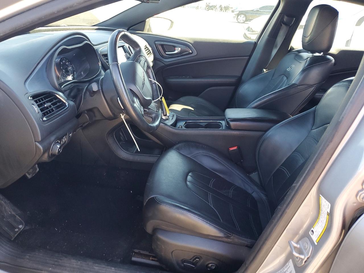 2015 CHRYSLER 200 S photo 7