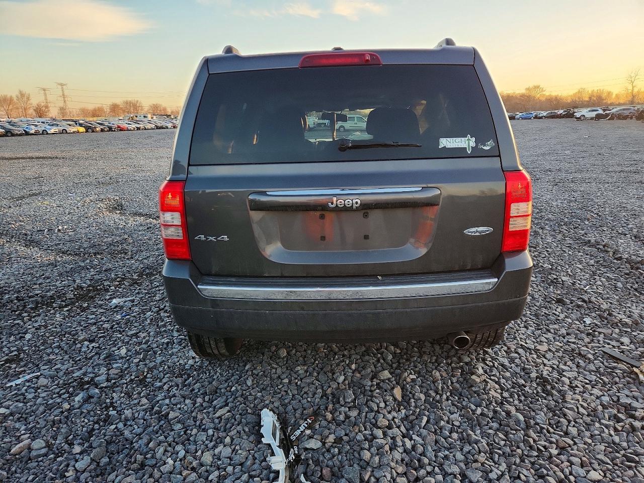 2017 JEEP PATRIOT LATITUDE photo 6