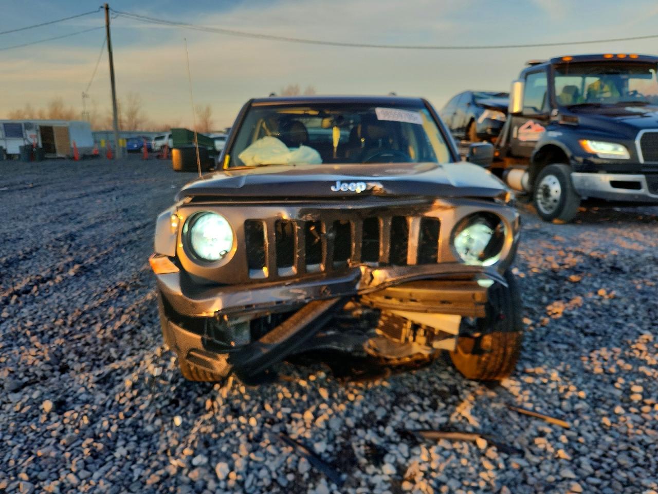 2017 JEEP PATRIOT LATITUDE photo 5