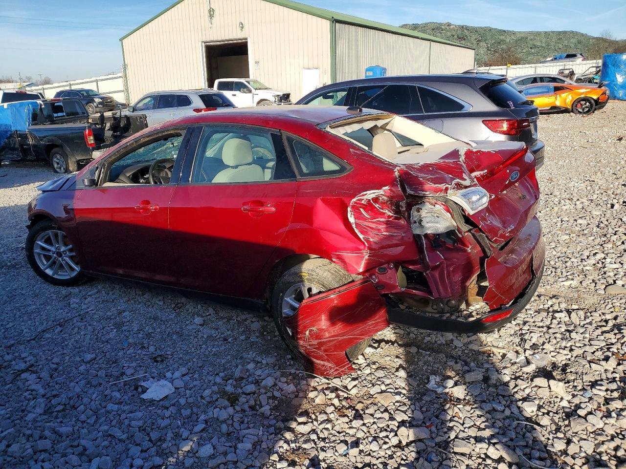 2015 FORD FOCUS SE photo 2