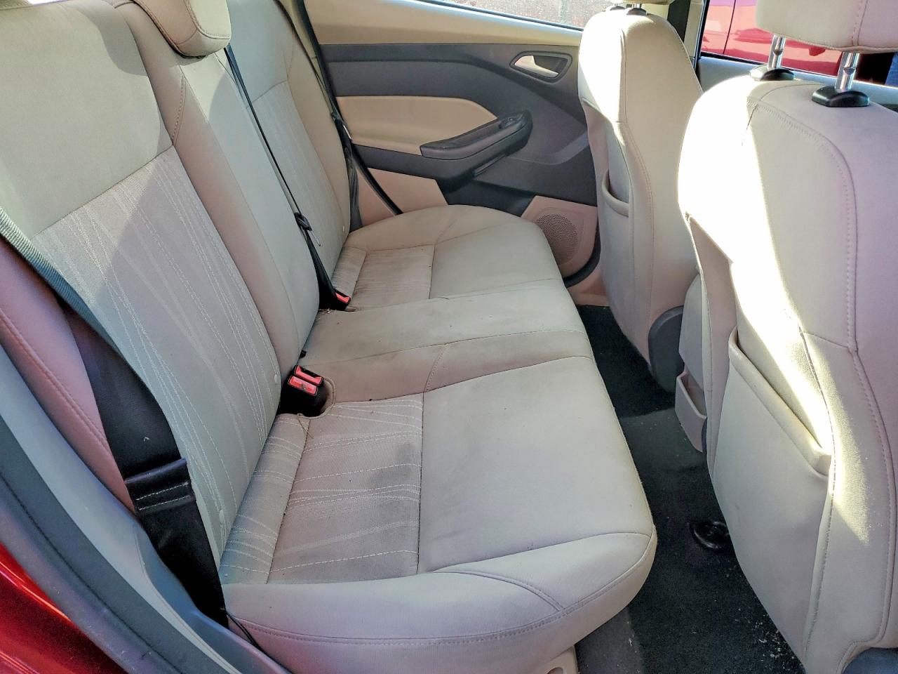 2015 FORD FOCUS SE photo 10