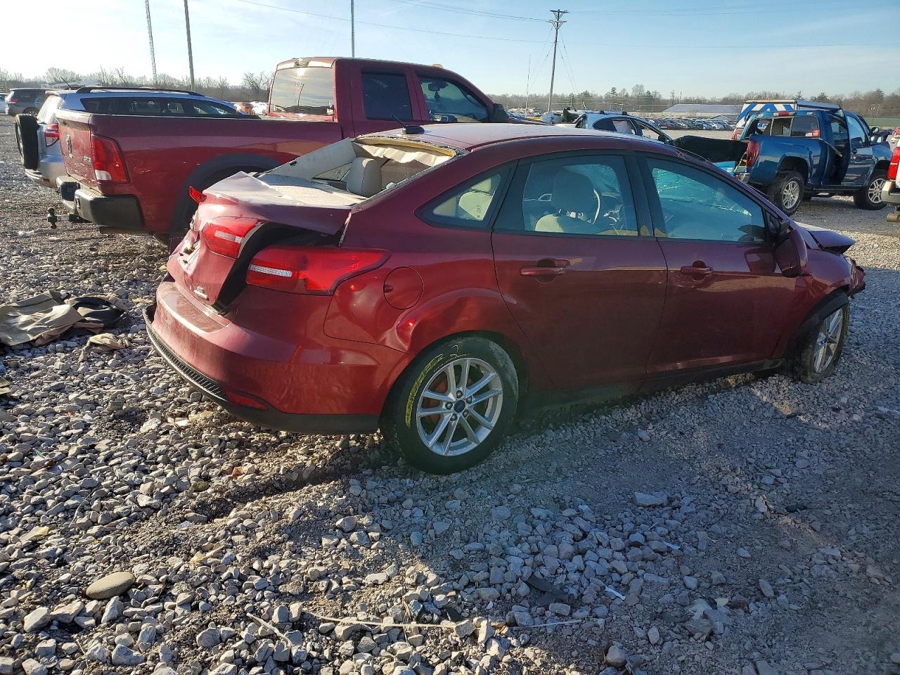 2015 FORD FOCUS SE photo 3