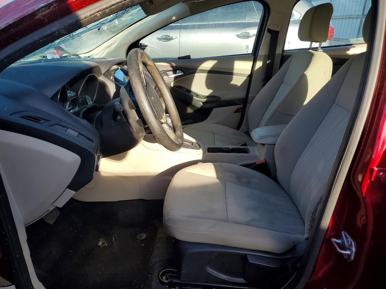 2015 FORD FOCUS SE photo 7