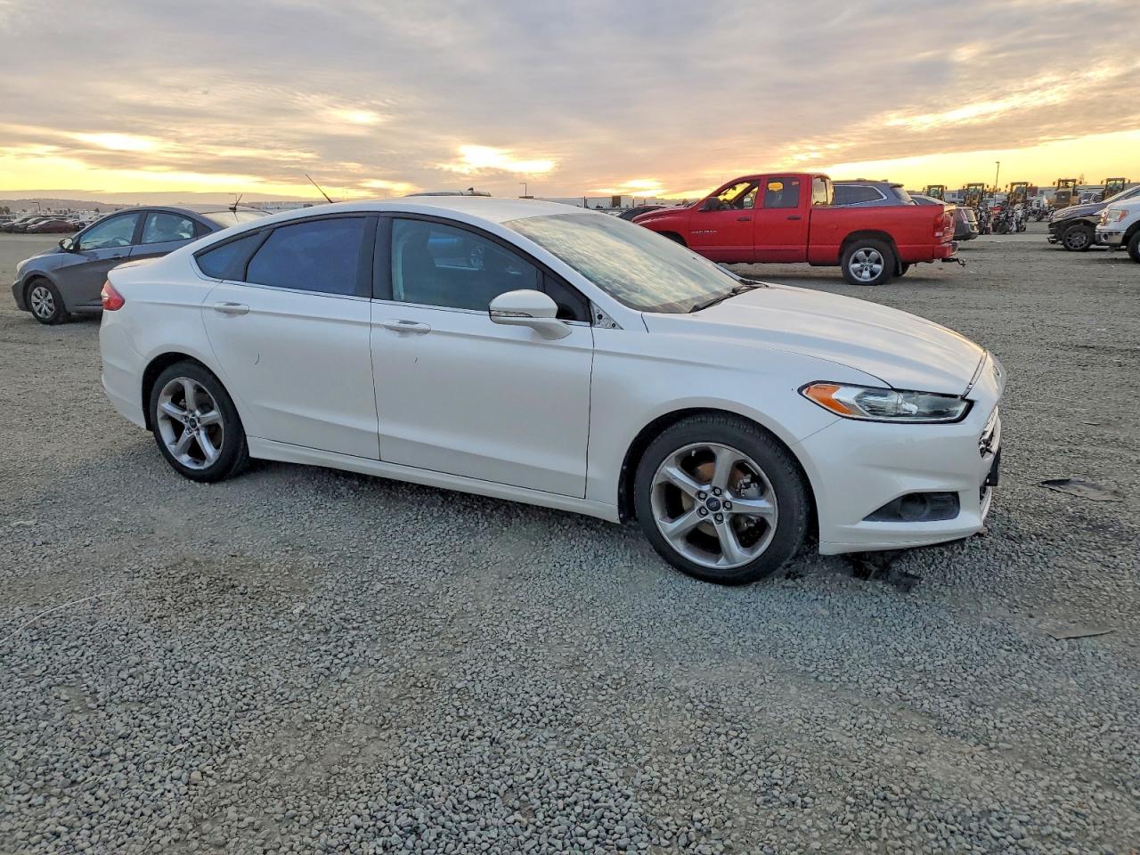 2014 FORD FUSION SE photo 4