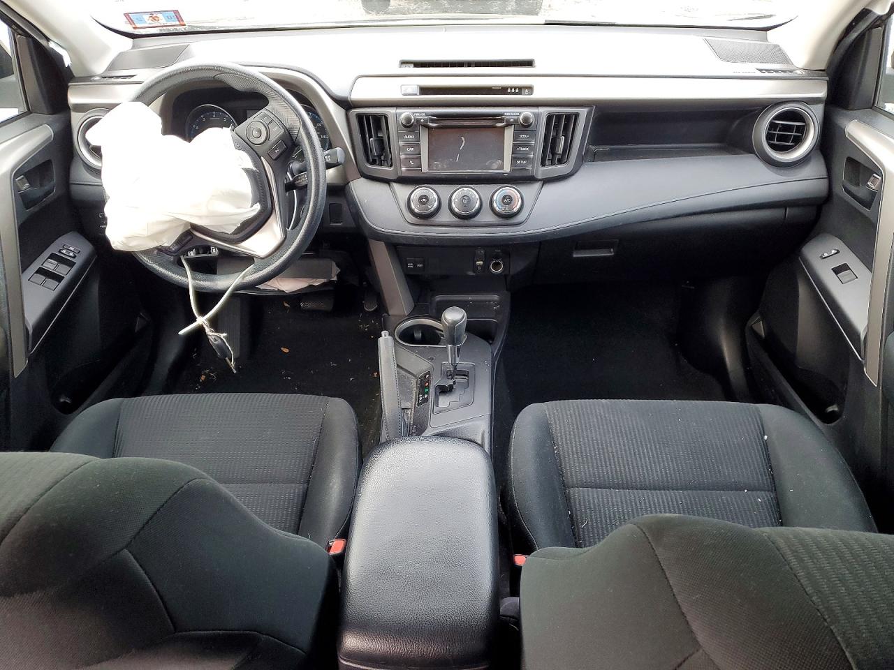 2018 TOYOTA RAV4 LE photo 8
