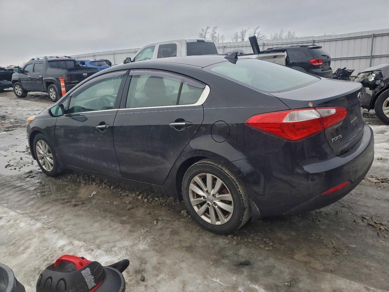 2015 KIA FORTE EX photo 2