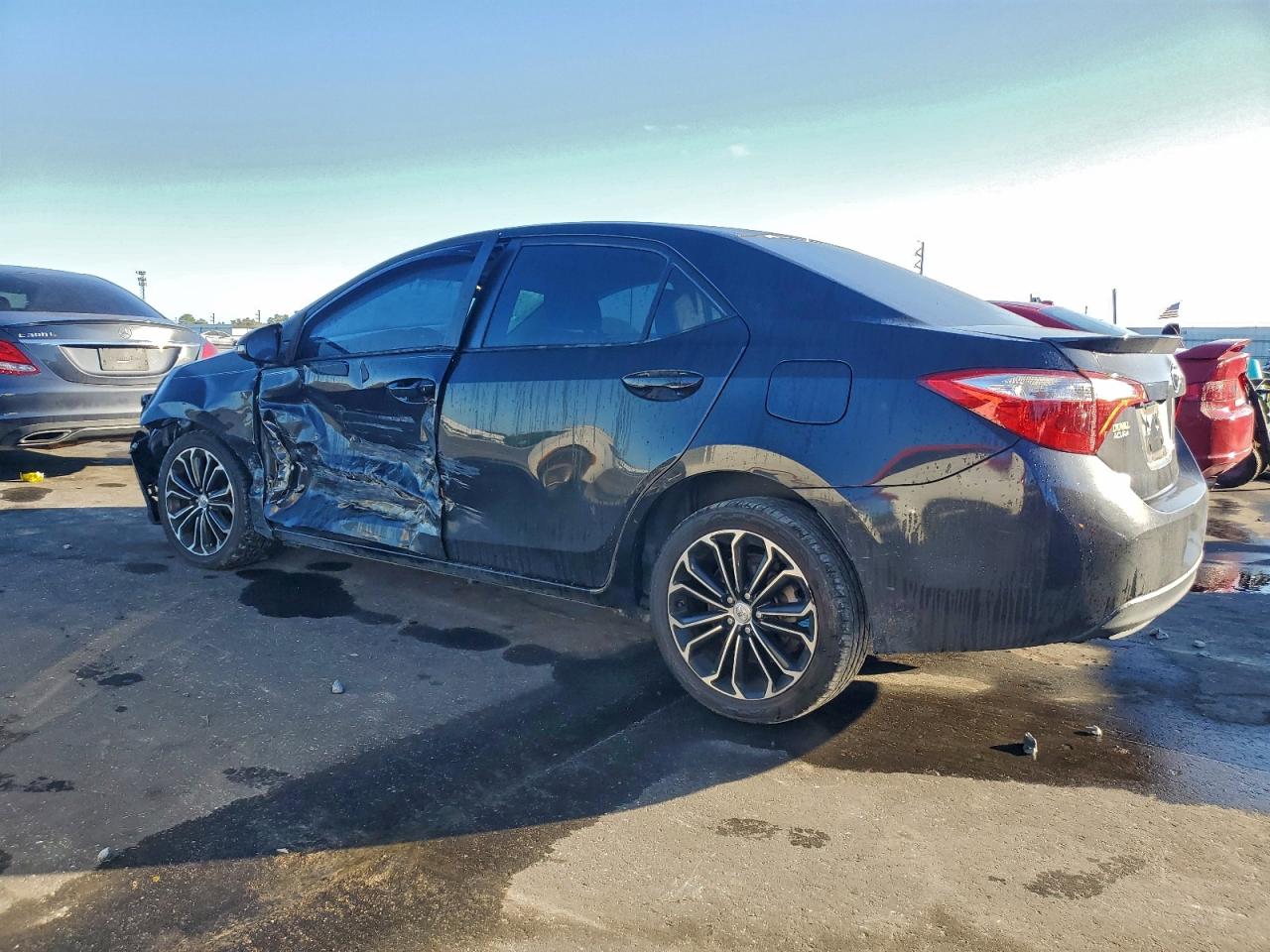 2014 TOYOTA COROLLA L photo 2