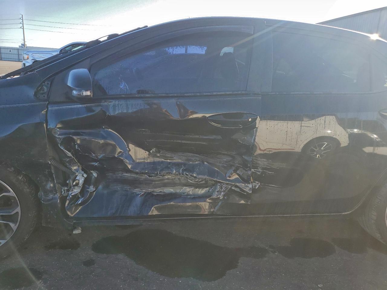 2014 TOYOTA COROLLA L photo 7