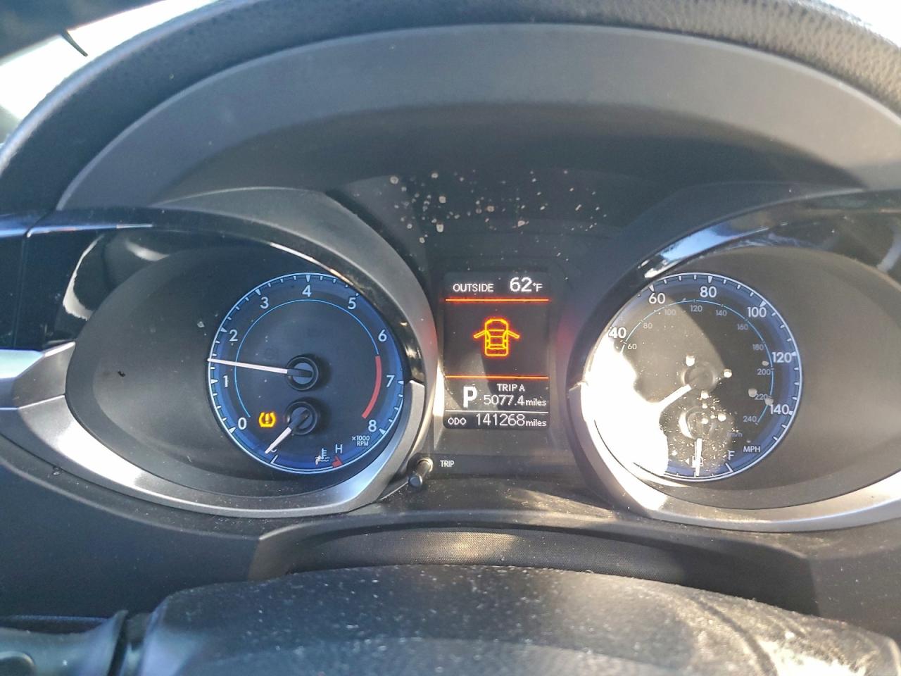 2014 TOYOTA COROLLA L photo 9