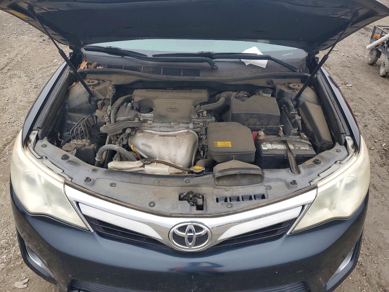 2014 TOYOTA CAMRY L photo 11