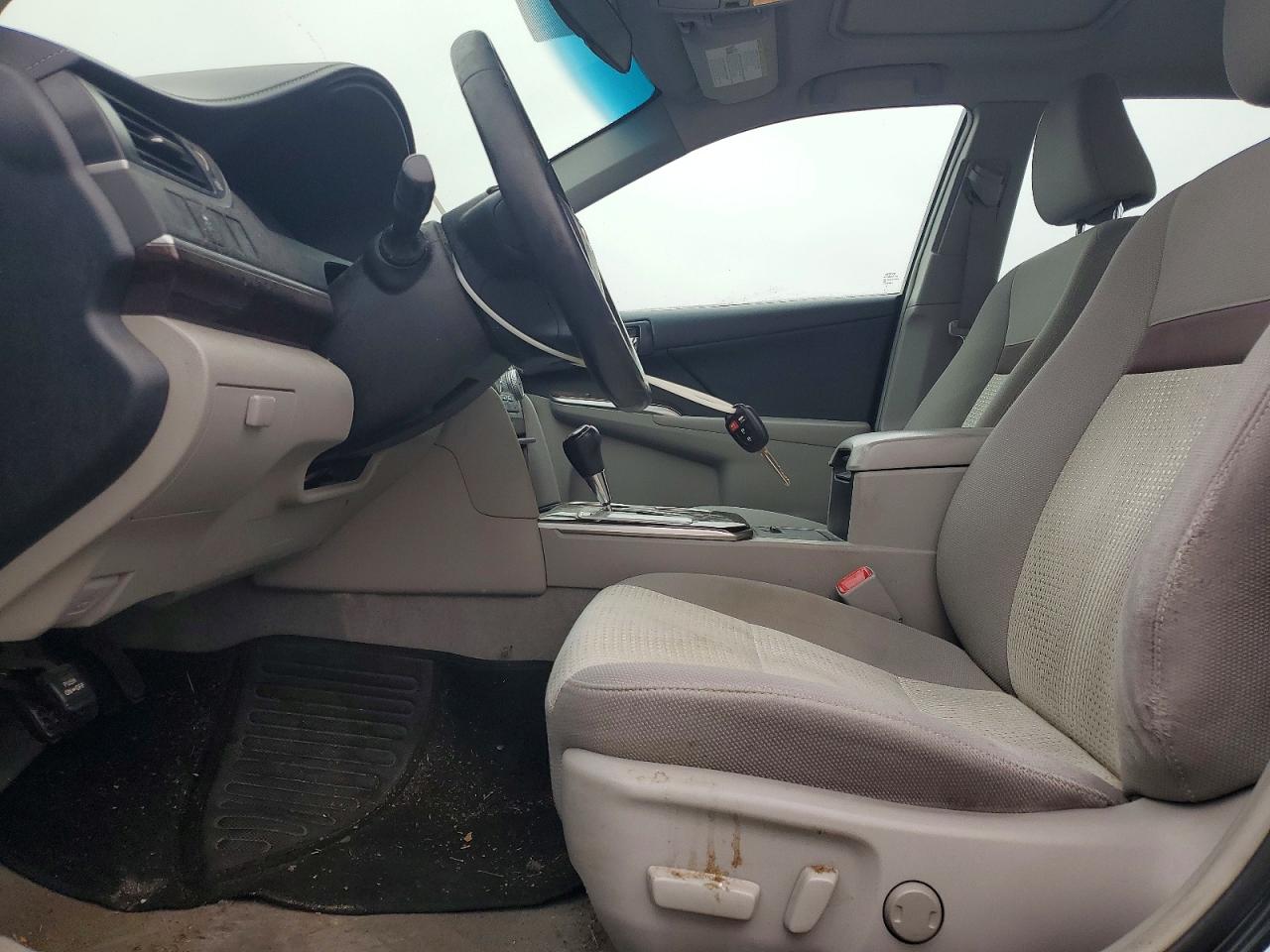 2014 TOYOTA CAMRY L photo 7