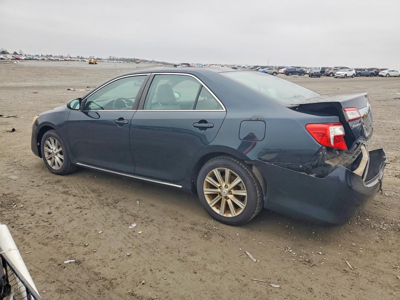 2014 TOYOTA CAMRY L photo 2