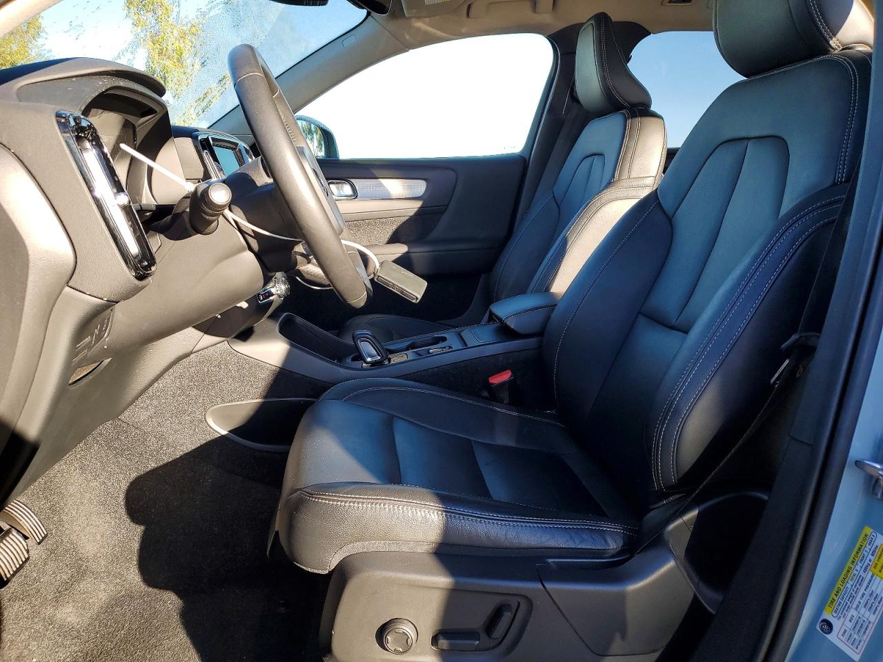2019 VOLVO XC40 T5 MOMENTUM photo 7
