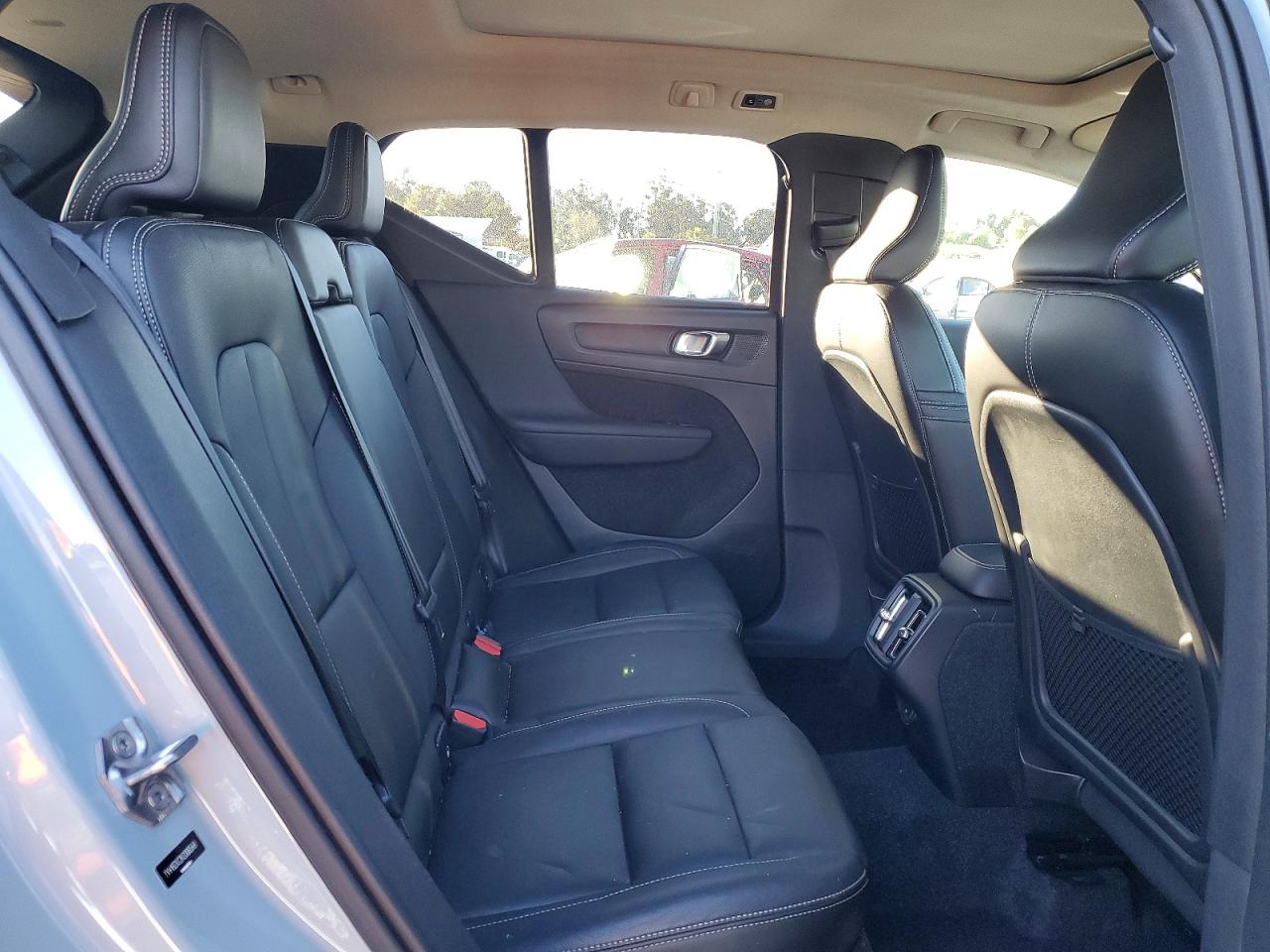 2019 VOLVO XC40 T5 MOMENTUM photo 10
