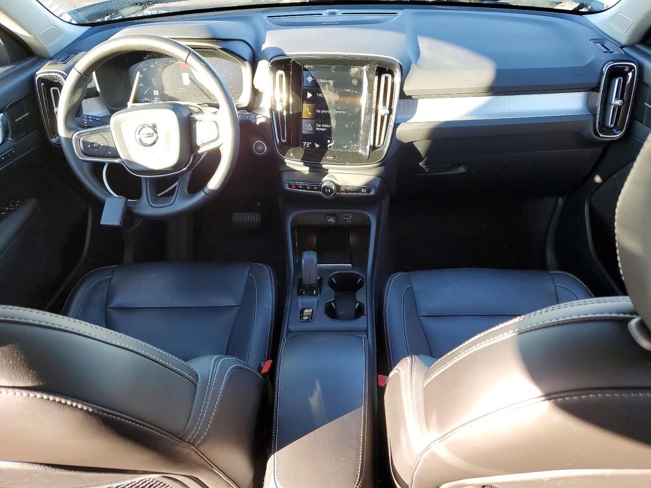 2019 VOLVO XC40 T5 MOMENTUM photo 8