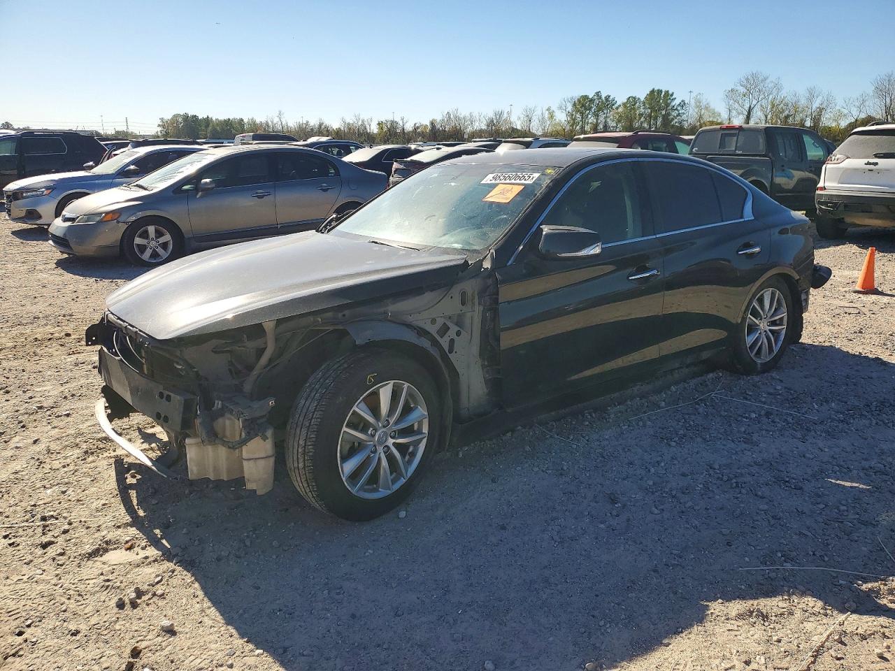 2015 INFINITI Q50