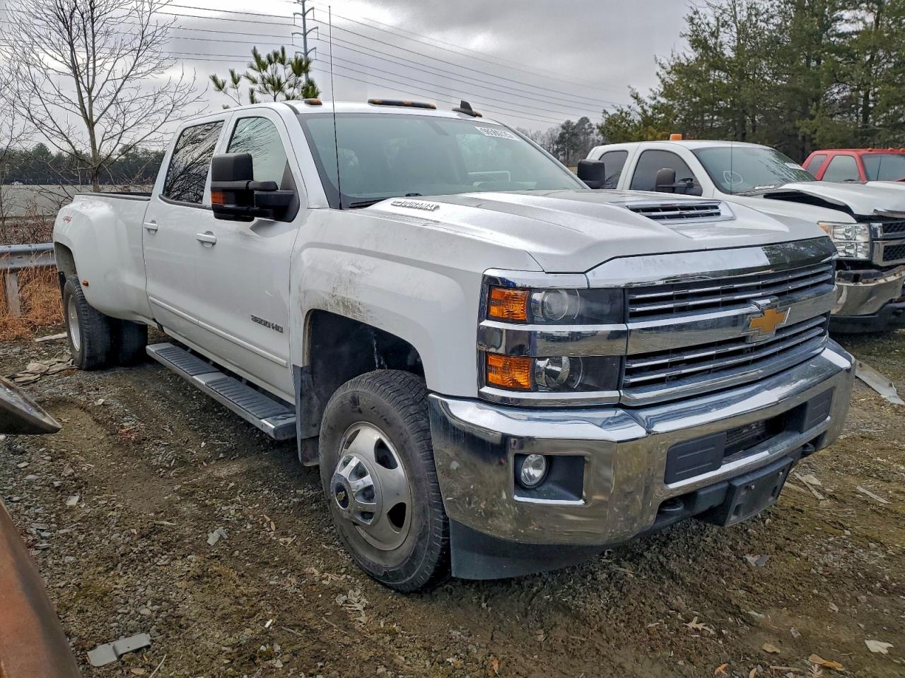 2018 CHEVROLET SILVERADO K3500 LT photo 4