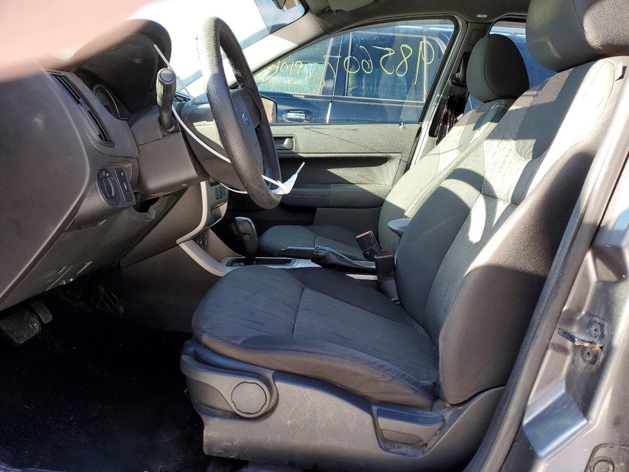 2009 FORD FOCUS SE photo 7