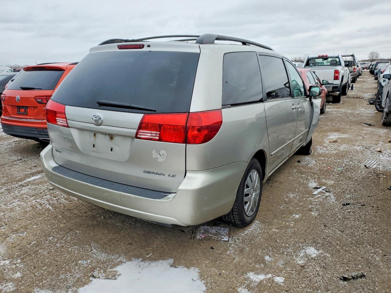 2004 TOYOTA SIENNA CE photo 3