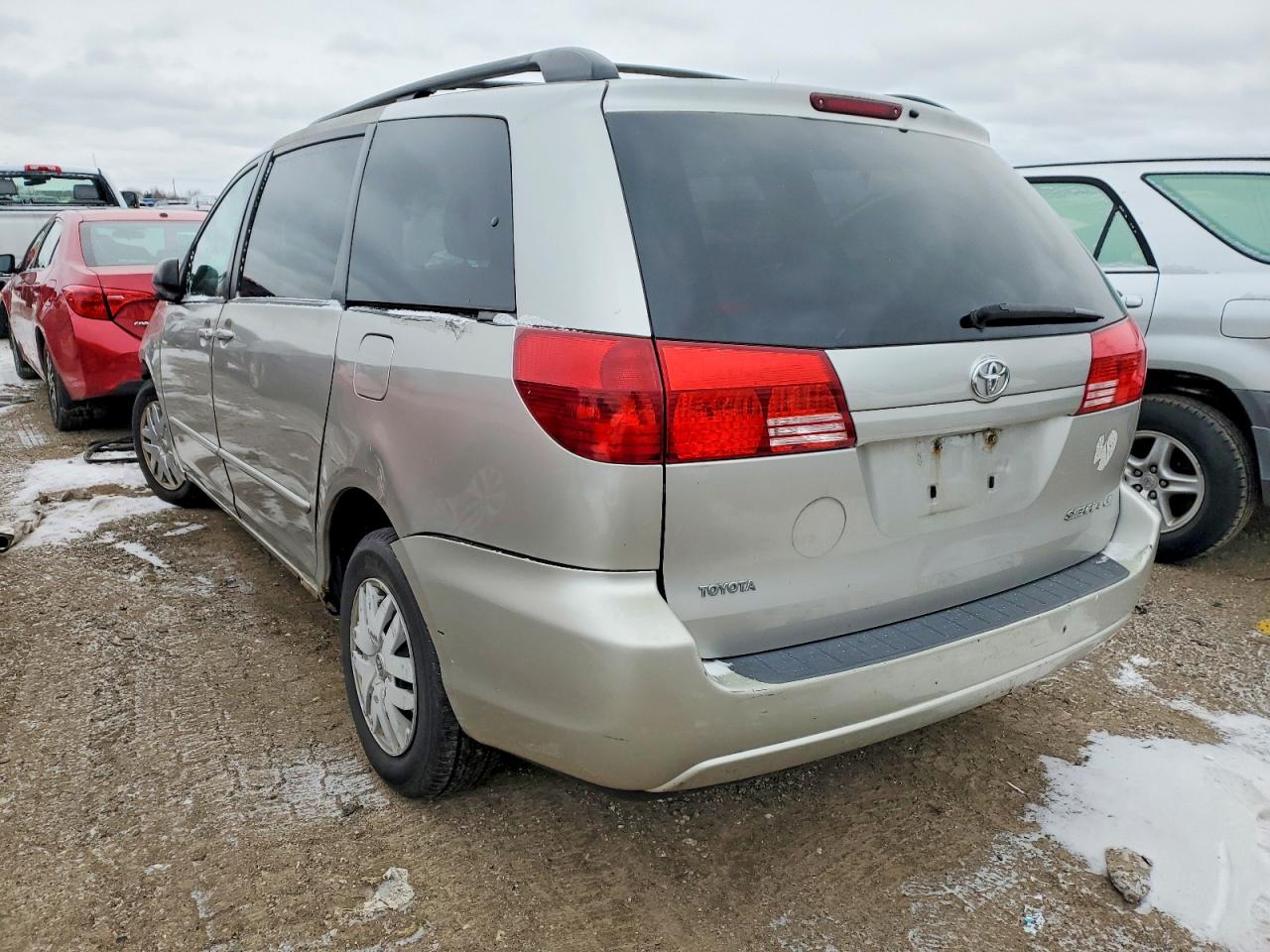 2004 TOYOTA SIENNA CE photo 2