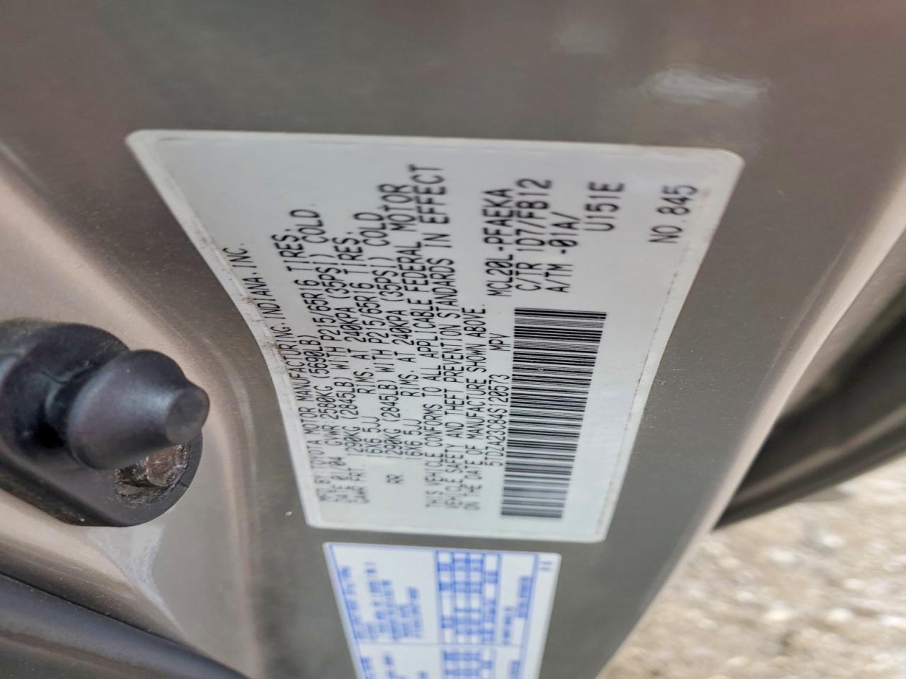 2004 TOYOTA SIENNA CE photo 13