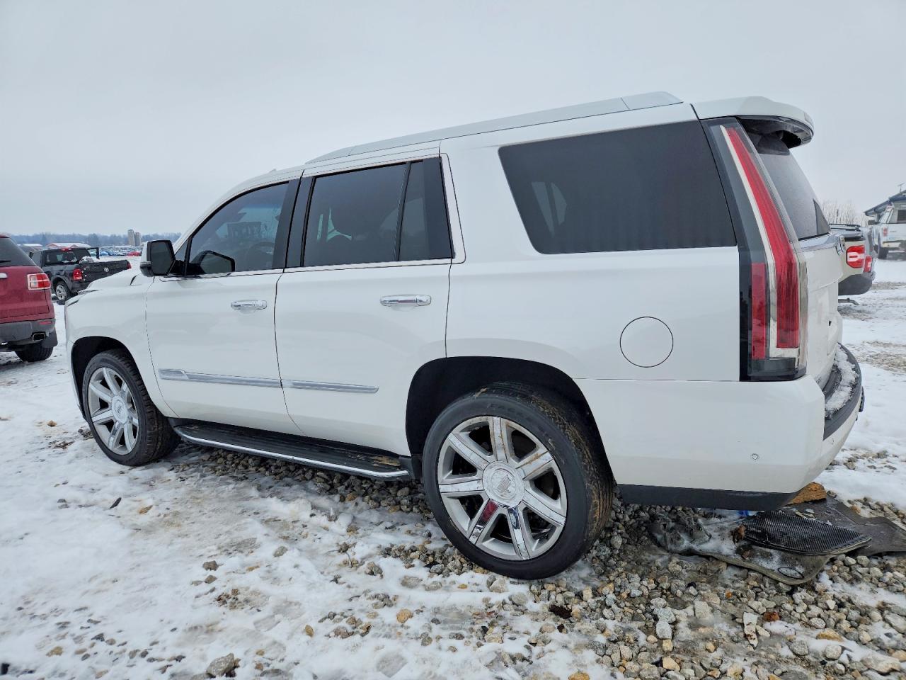 2019 CADILLAC ESCALADE LUXURY photo 3
